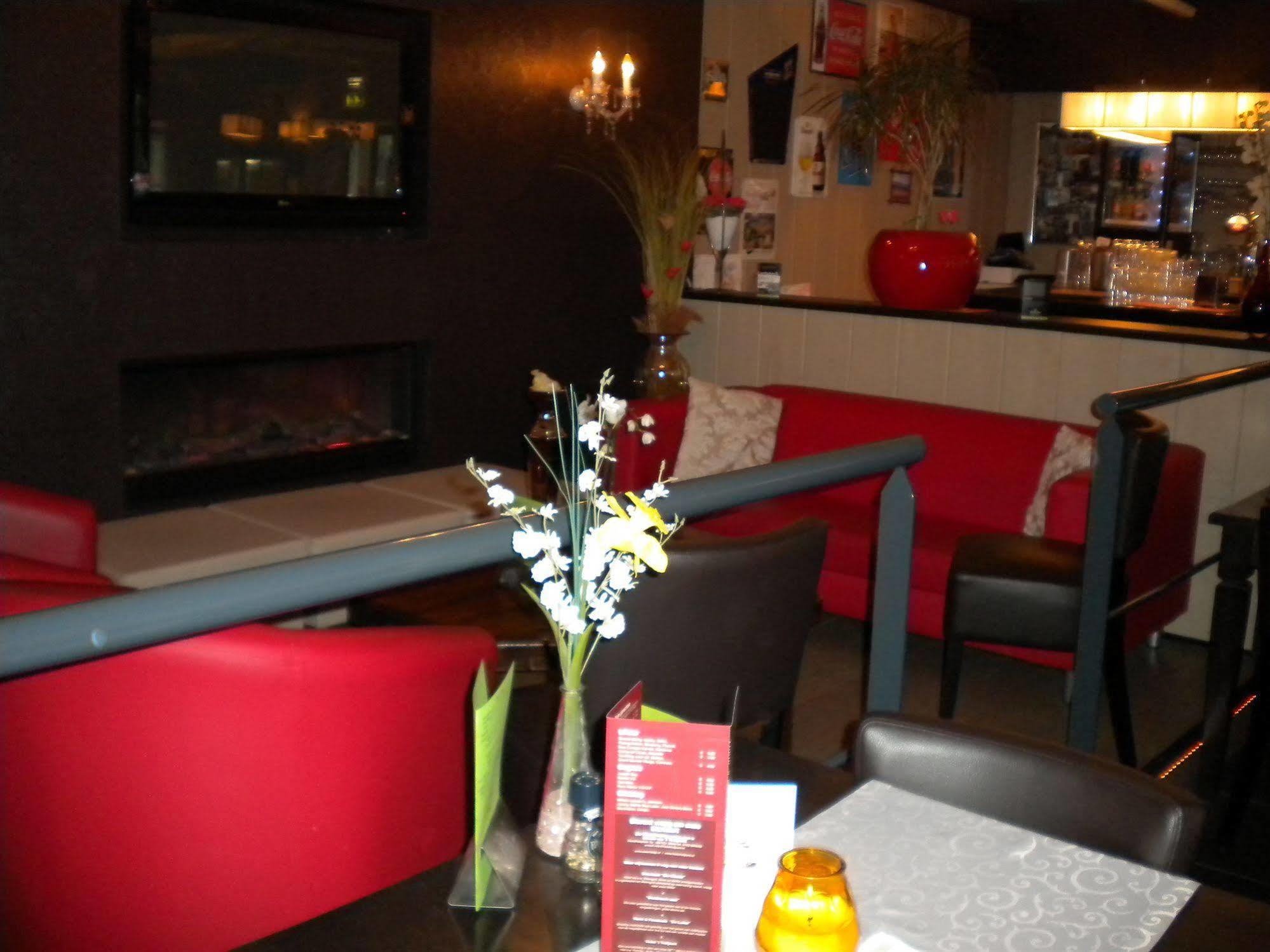 Hotel Restaurant 'T Trefpunt Made Bagian luar foto
