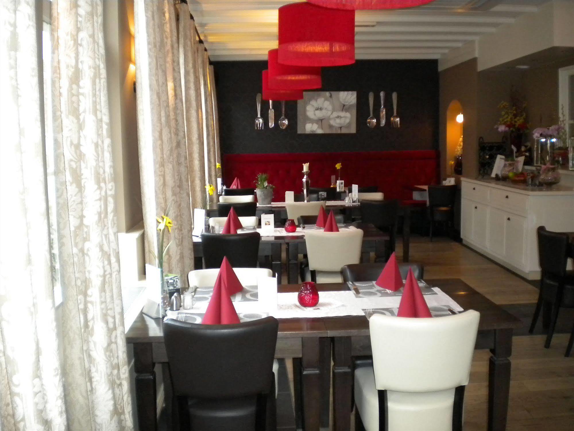 Hotel Restaurant 'T Trefpunt Made Bagian luar foto